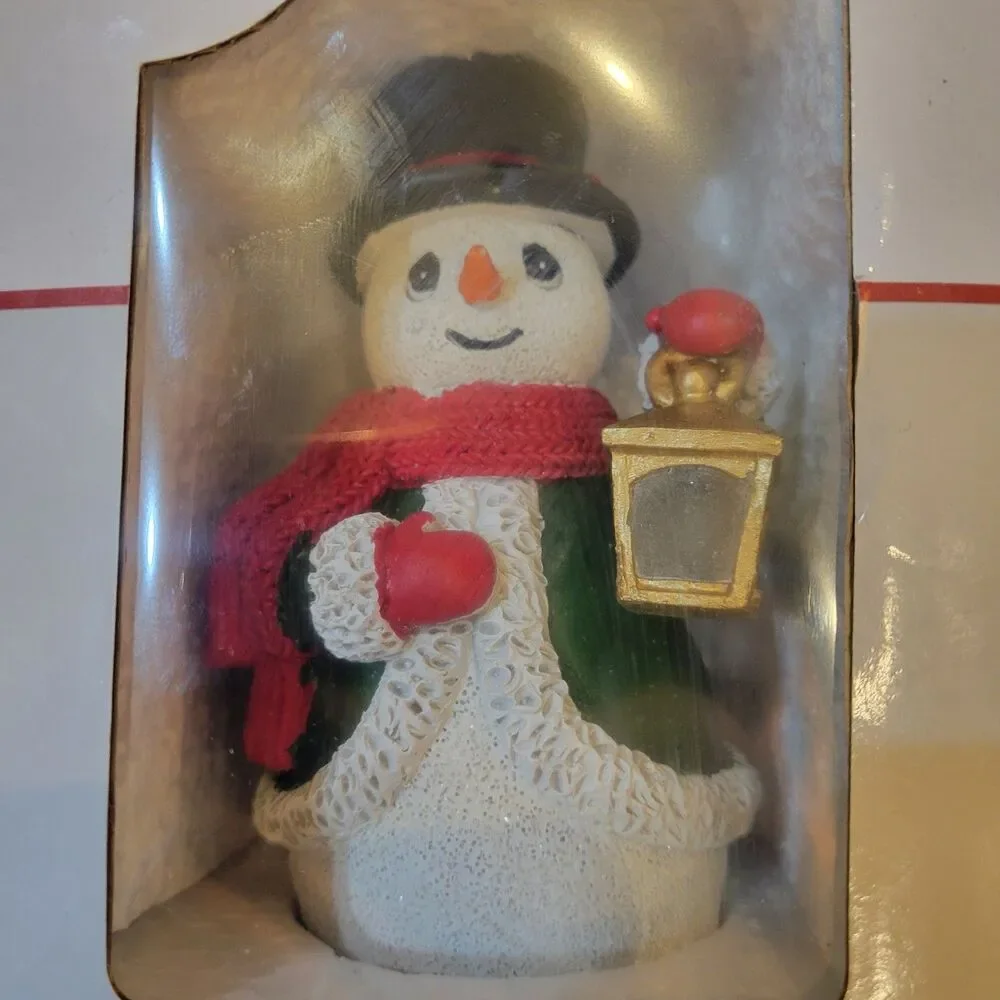 Precious Moments 249402A Snowman Holding Lantern Light Up Musical Figure NIB